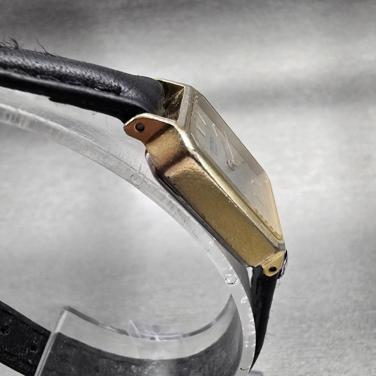 Seiko Tank Watch Women 19mm Gray Dial Gold Tone Rectangle 5420-5089 New Battery3