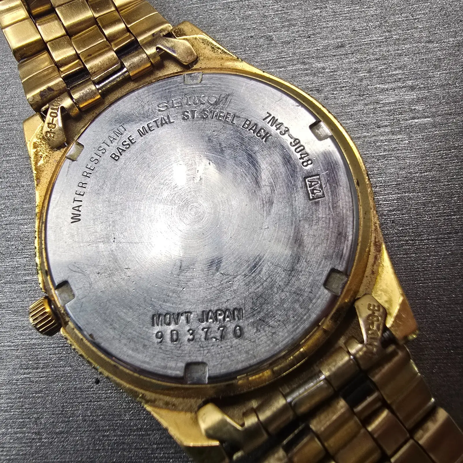 Seiko Watch Men 37mm Gold Dial Gold Tone Daydate Round 7N43-9048 New Battery VTG10