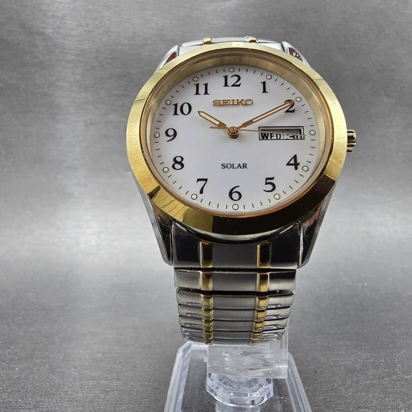 Seiko Solar Watch Men 37mm White Dial Two Tone Daydate Round V158-0AB0 Works5