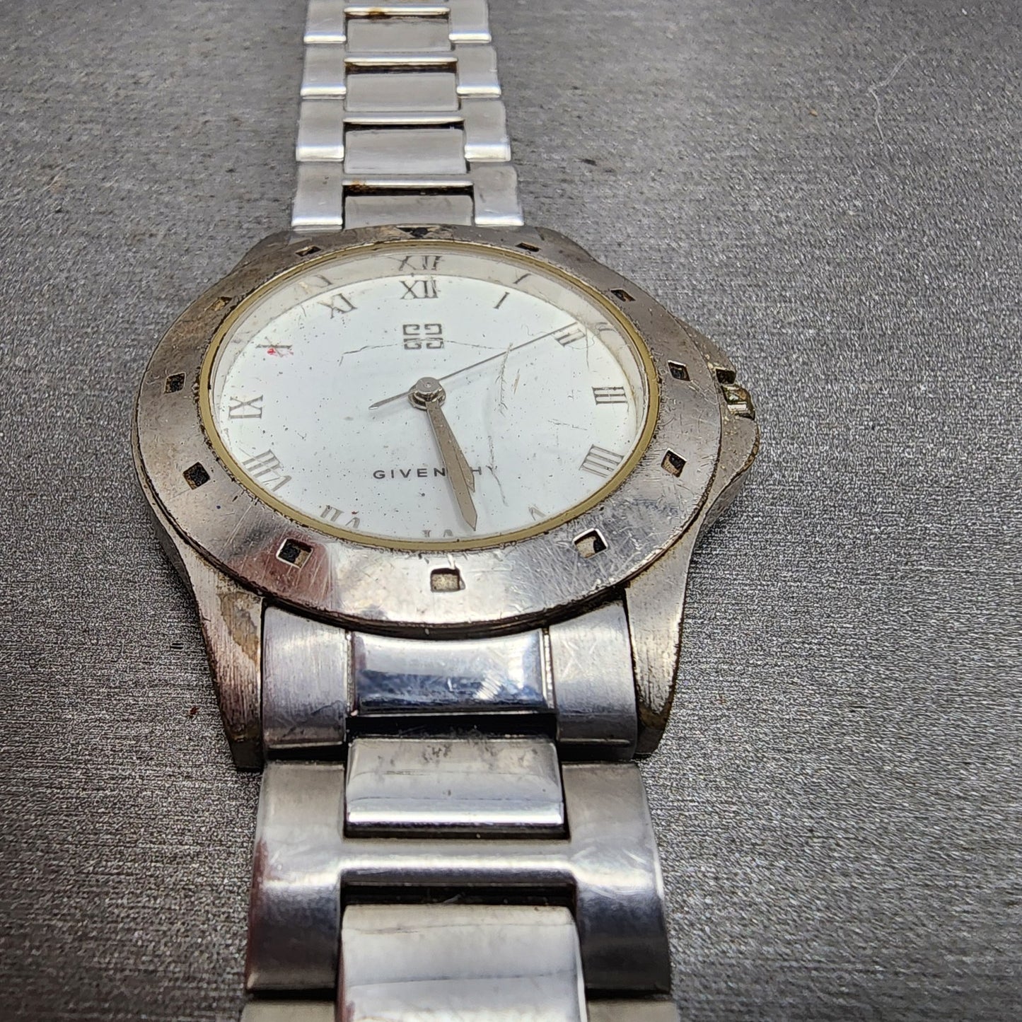 Givenchy Watch Men 35mm White Dial Silver Tone Round  Broken Bracelet PARTS3