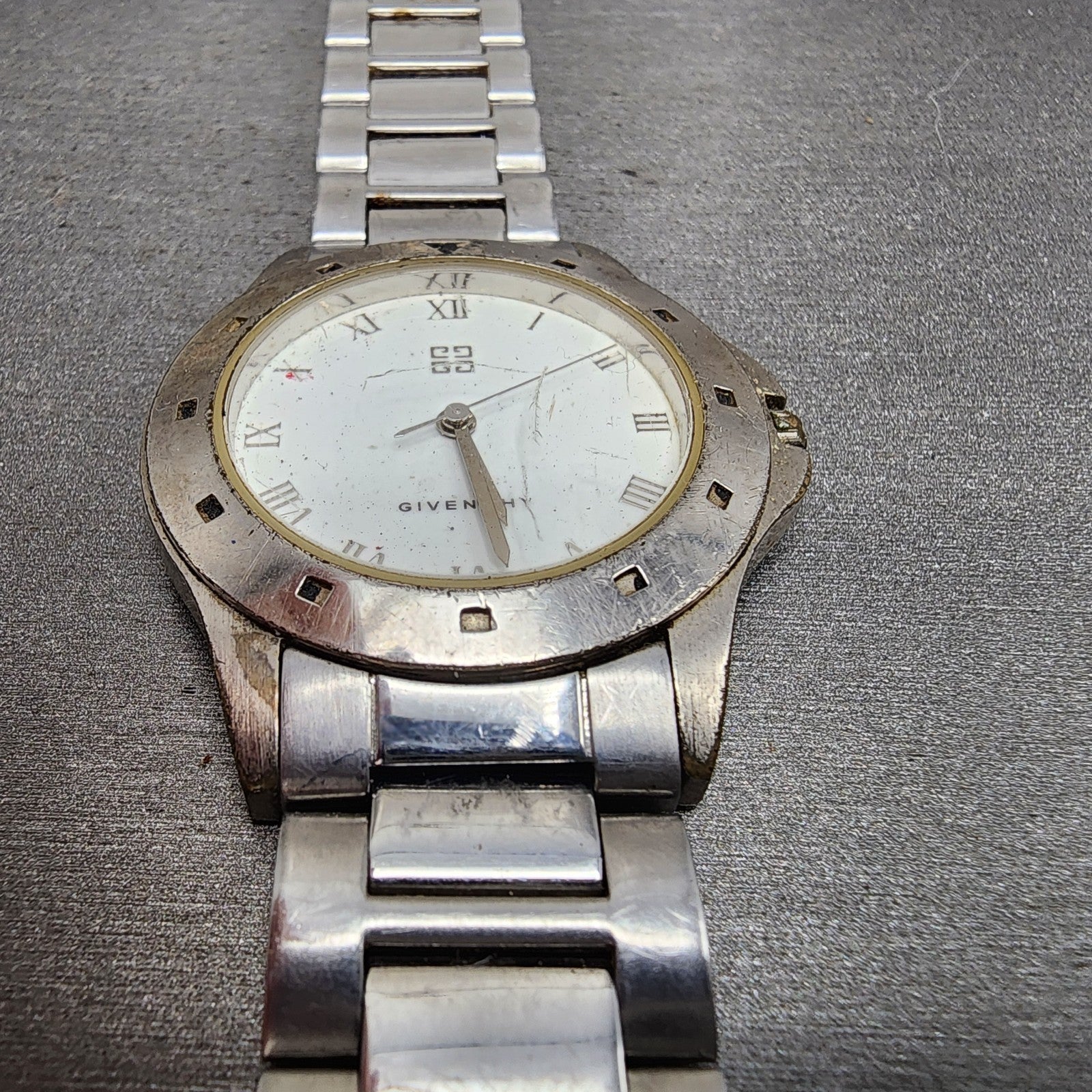 Givenchy Watch Men 35mm White Dial Silver Tone Round  Broken Bracelet PARTS3