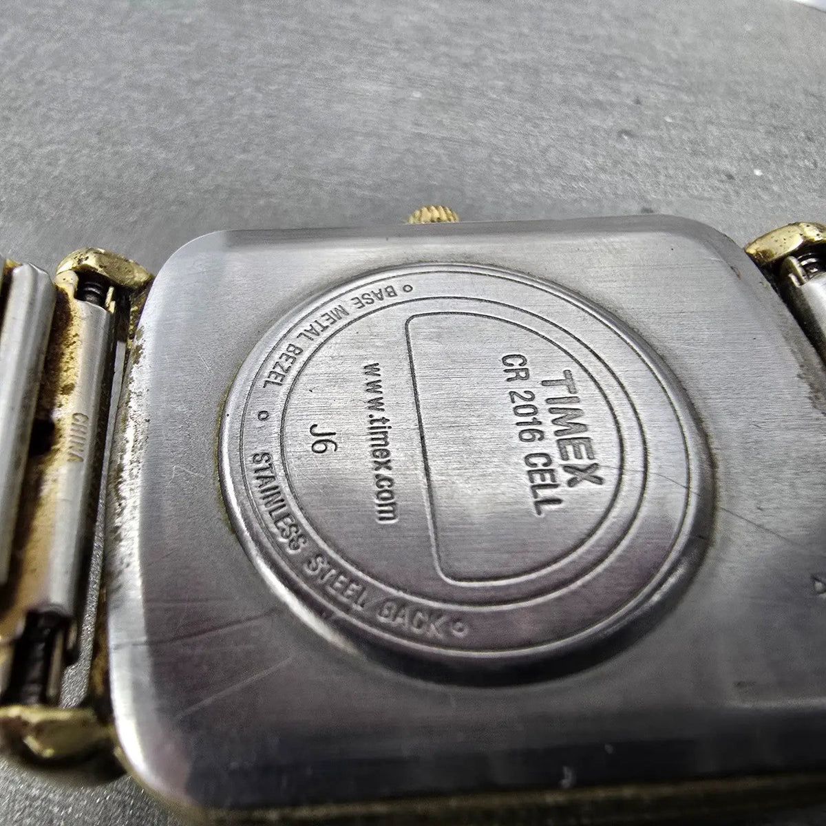 Timex Tank Watch Men 30mm White Dial Gold Rectangle Daydate Indiglo New Battery9