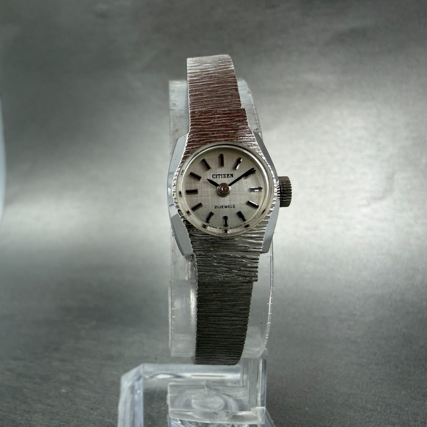 Citizen Watch Women 16mm Silver Dial Silver Tone Manual Rectangle 4-672917 Runs5
