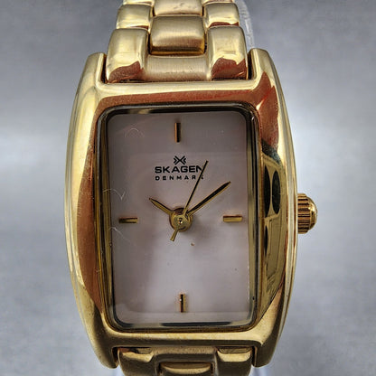 Skagen Tank Watch Women 19mm White Dial Gold Tone Rectangle 93SGXW New Battery1