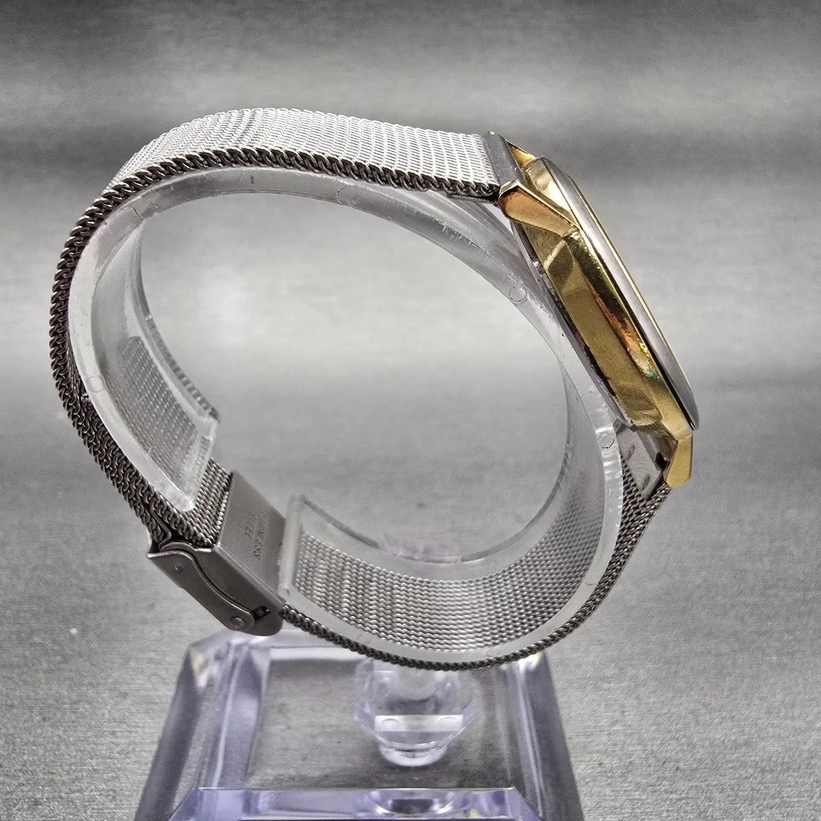 Skagen Denmark Watch Women 28mm Silver Dial Two Tone Date Round 16SGS New Batt8