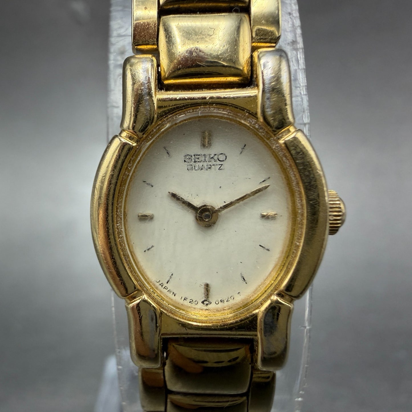 Seiko Watch Women 15mm Cream Dial Gold Tone Round Vinatge 1F20-5A79 New Battery1
