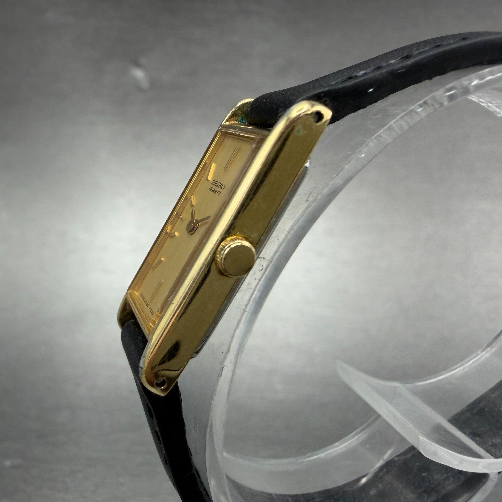 Seiko Tank Watch Women 12mm Champagne Dial Gold Tone 2E20-5239 New Battery NJHD2