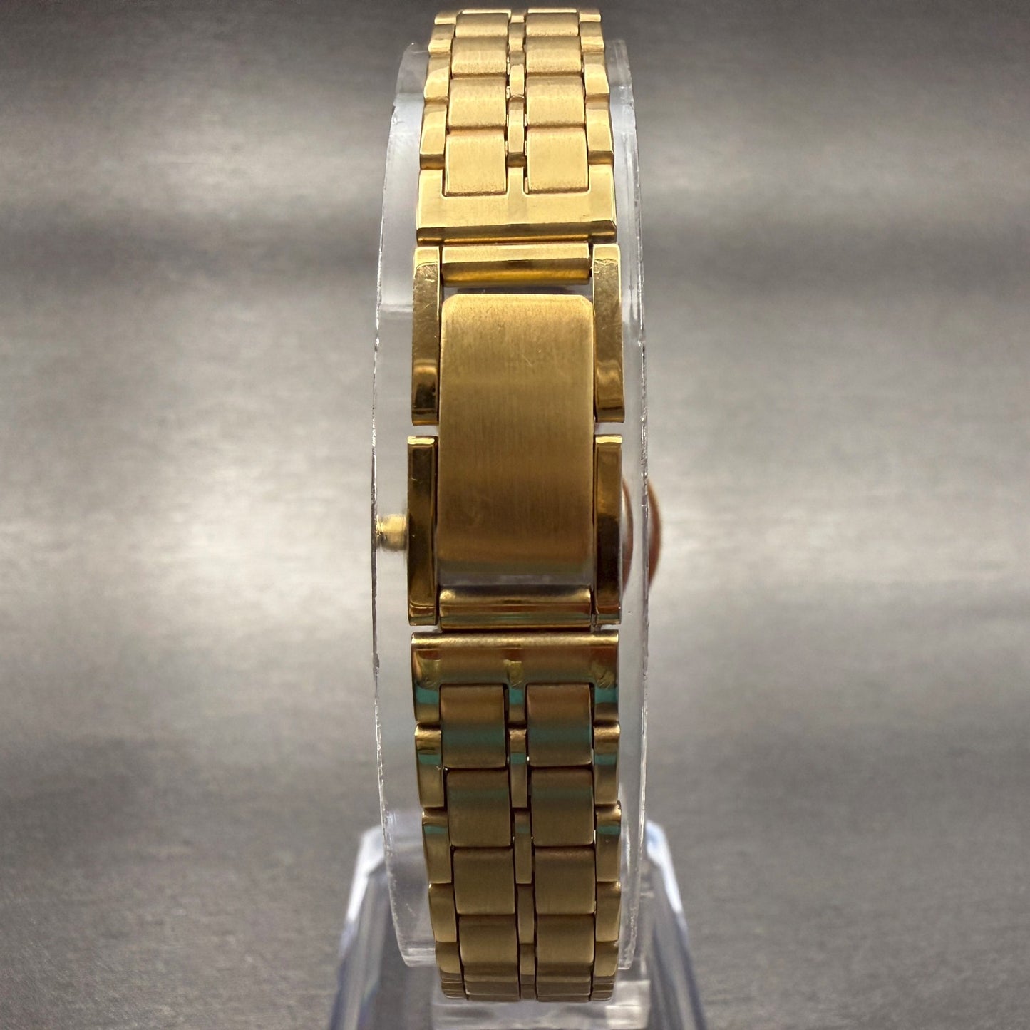Bulova Watch Women 24mm Champagne Dial Gold Tone Round New Battery VTG7