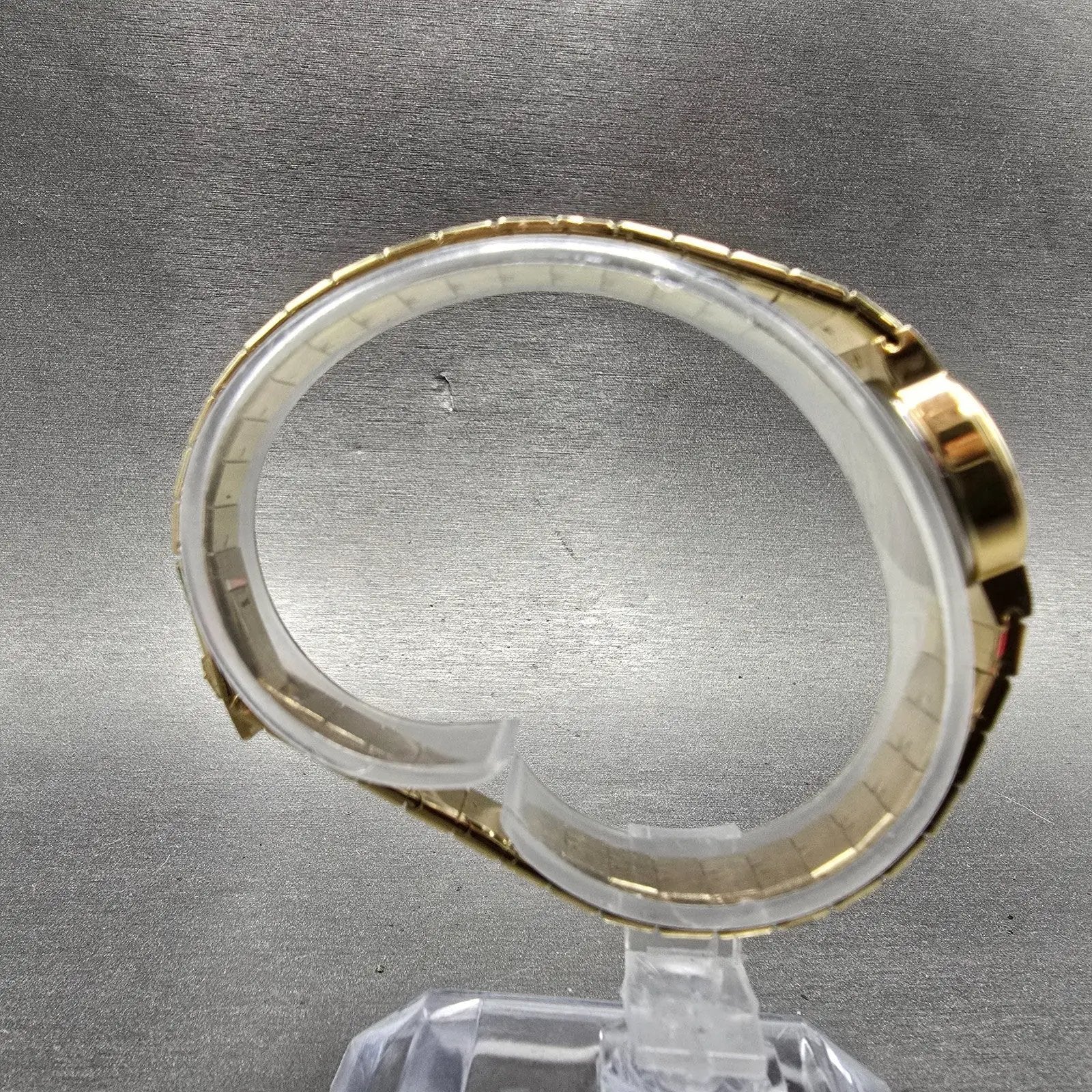 Hamilton Watch Women 19mm Champange Dial Gold Tone Oval New Battery Vintage 86468