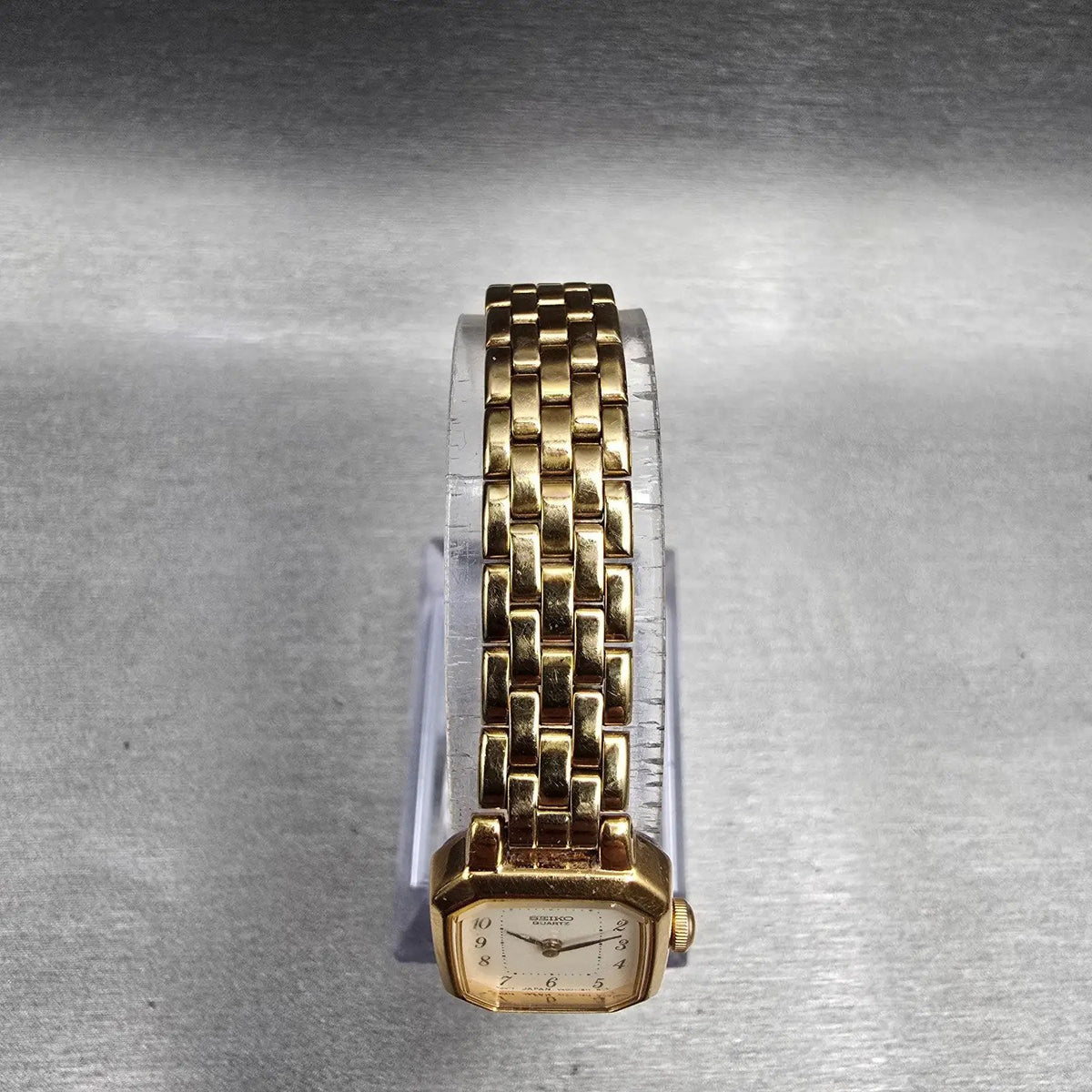 Seiko Watch Women 17mm Ivory Dial Gold Tone Rectangle V400-5608 New Battery JP434