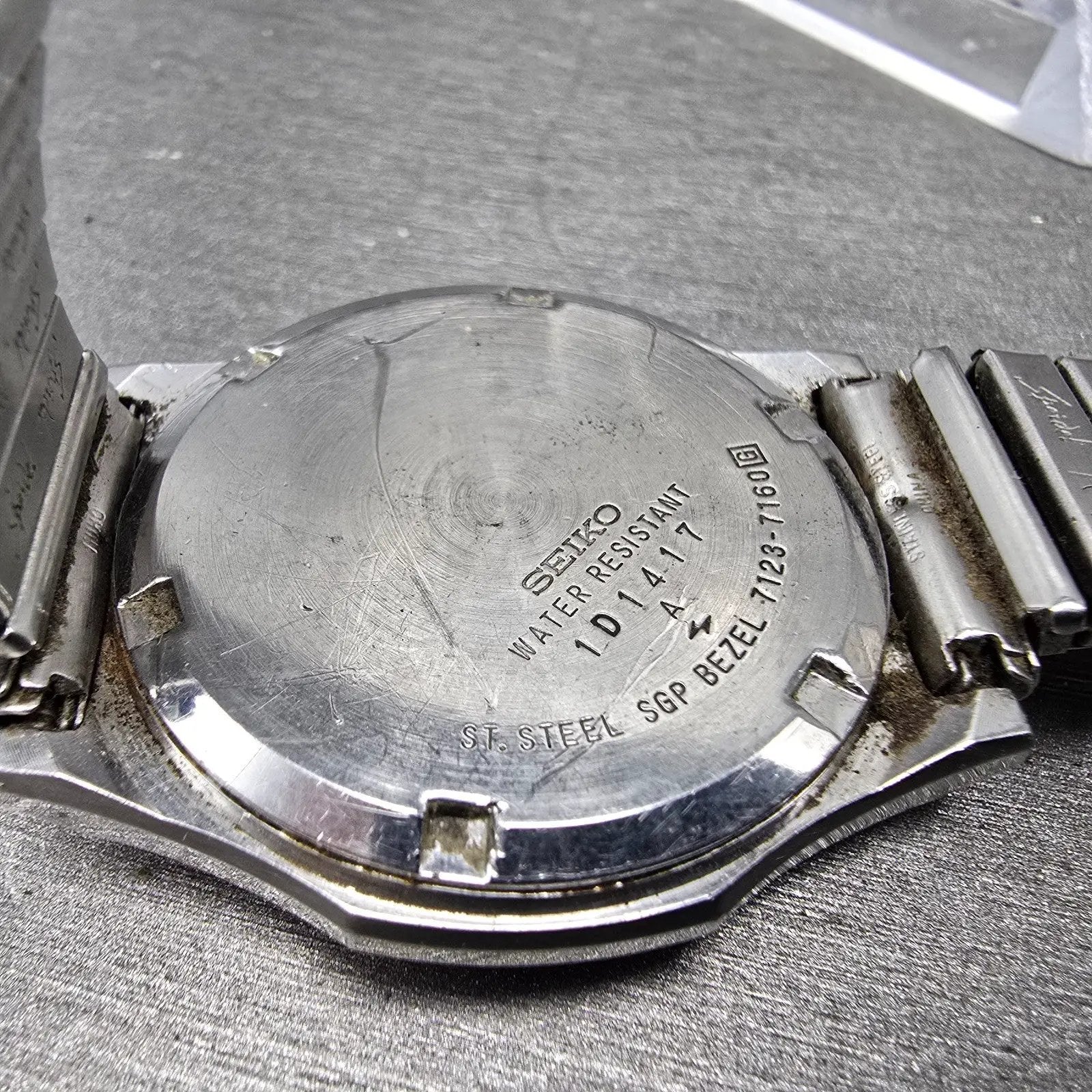 Seiko SQ Watch Men 35mm Silver Dial Two Tone Daydate Round 7123-7160 PARTS VTG9