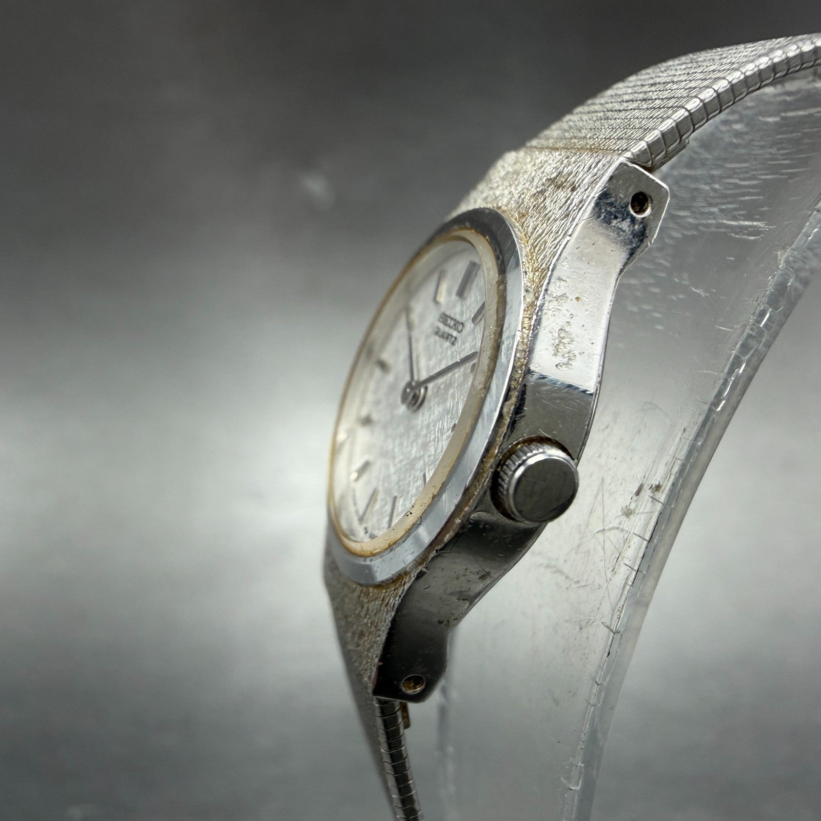 Seiko Watch Women 18mm Silver Dial Silver Tone Round 2y00-0019 New Battery NMJ2