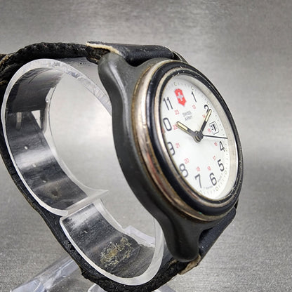 Victorinox Swiss Army Watch Women 33mm White Dial Black Tone Round New Battery3