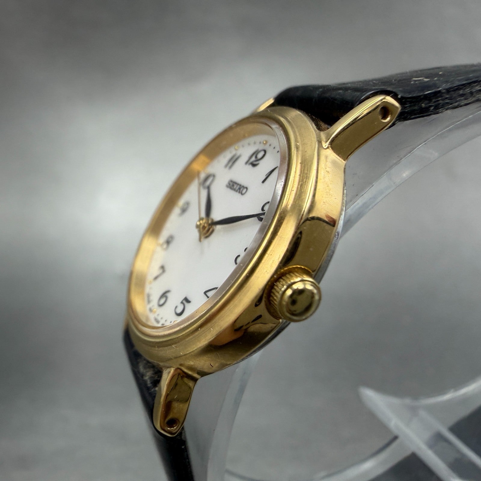 Seiko Watch Women 23mm White Dial Gold Tone Round 1N01-0BA0 New Battery Vintage2
