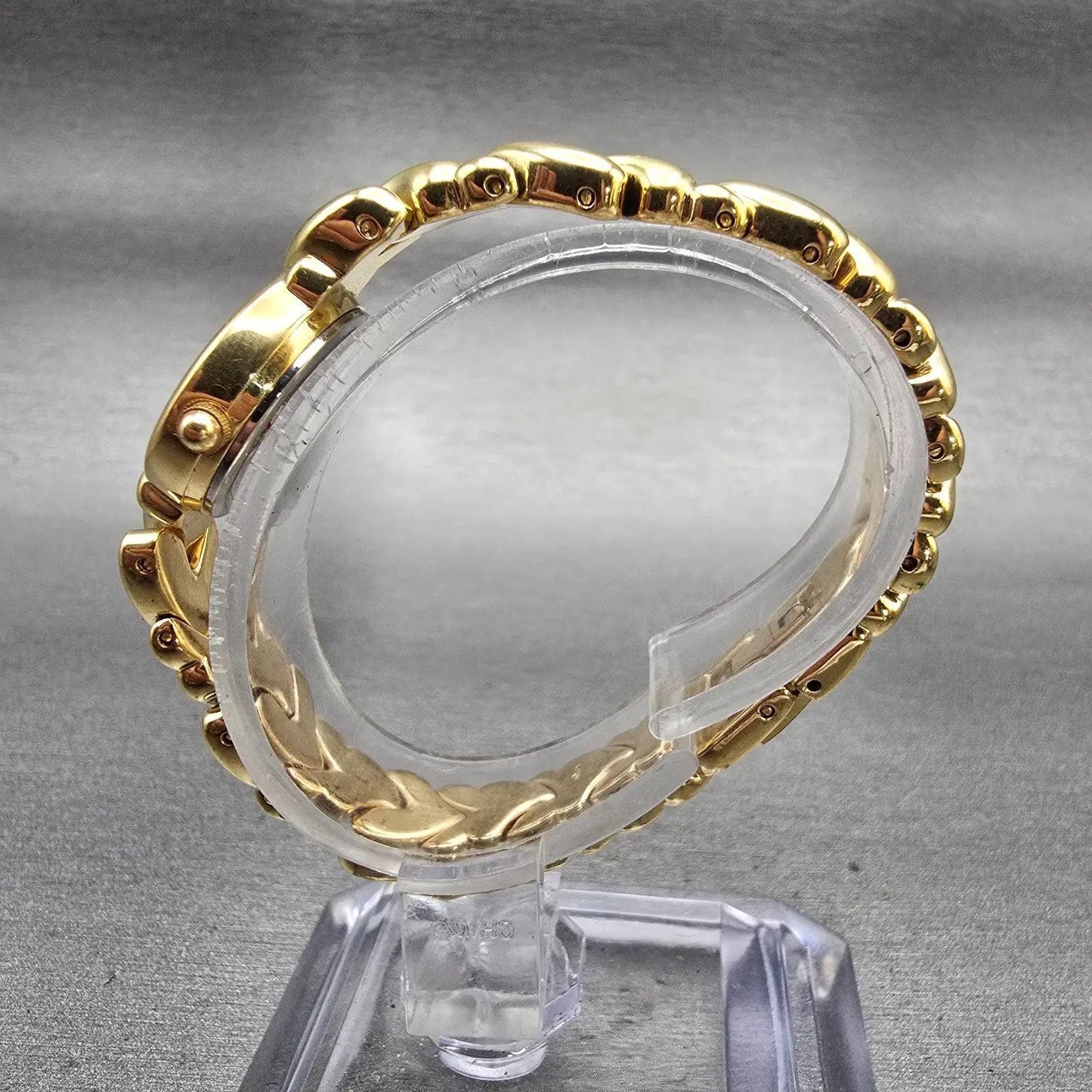 Bulova Watch Women 20mm Cream Dial Gold Tone Round Hearts 97S59 New Battery6
