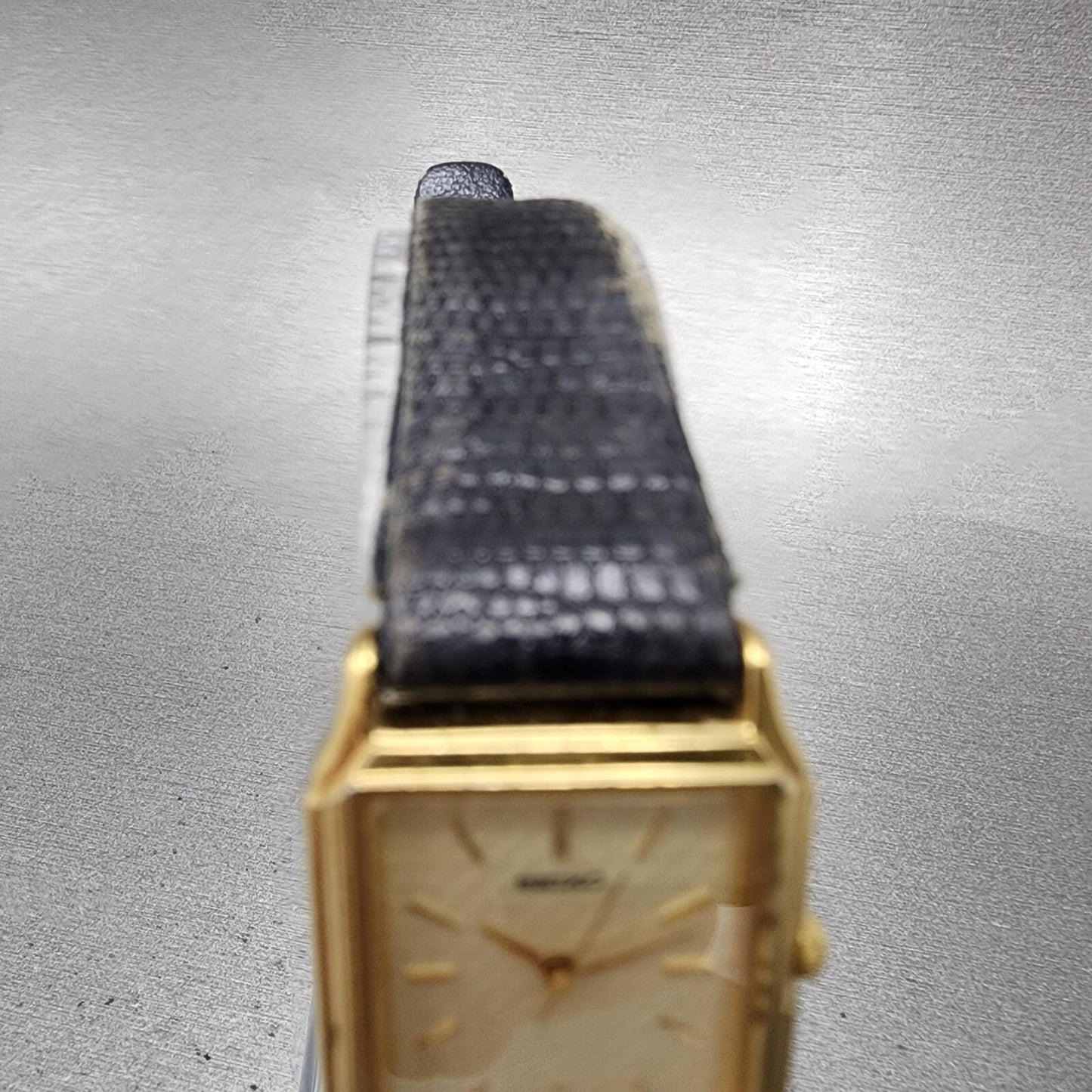 Seiko Tank Watch Women 20mm Champagne Dial Gold Dial 73216280 New Battery4