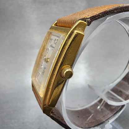 Eddie Bauer Tank Watch Women 19mm White Dial Gold Tone Rectangle New Battery2