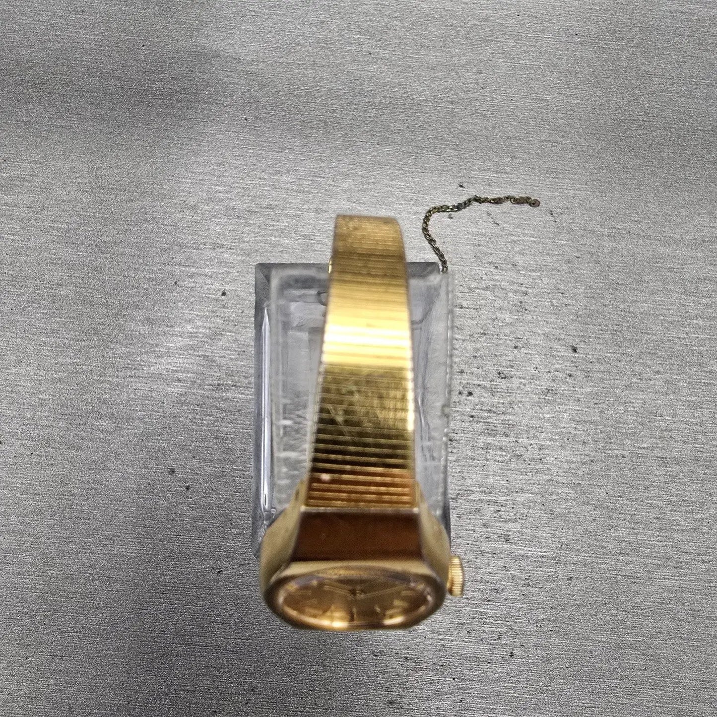 Seiko Watch Women 17mm Gold Dial Gold Tone Oval 7320-0209 New Battery Vintage G4