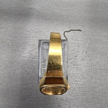 Seiko Watch Women 17mm Gold Dial Gold Tone Oval 7320-0209 New Battery Vintage G4
