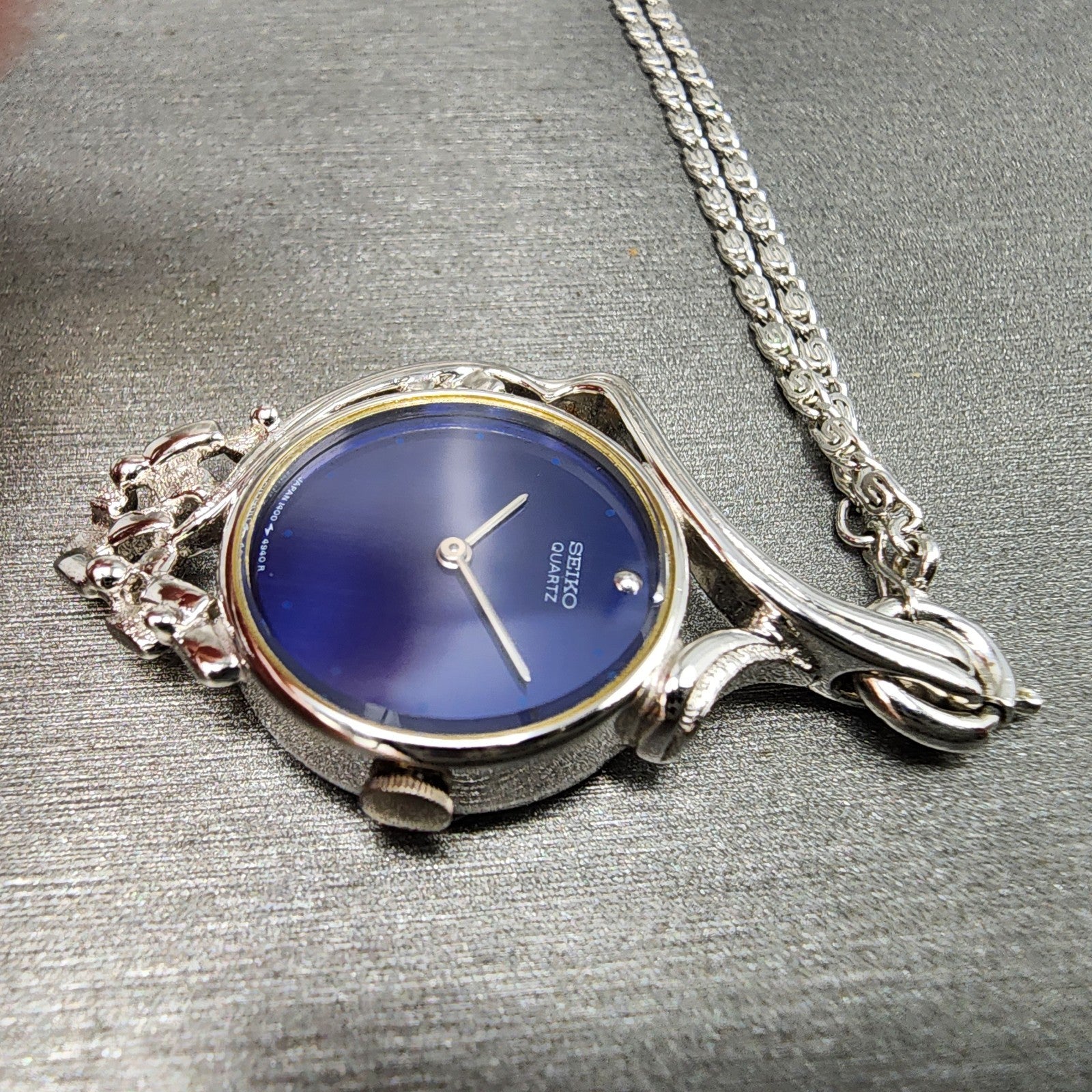 Seiko Necklace Watch Women 25mm Blue Dial Silver Tone Round 14001050 New Batt3