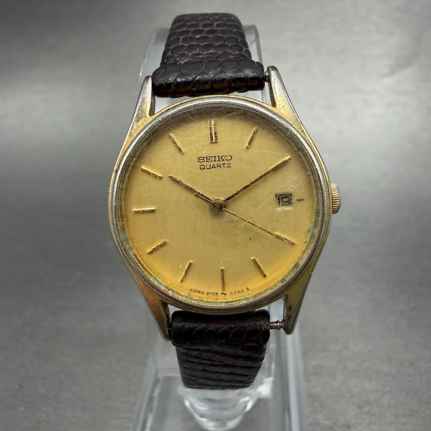 Seiko Watch Women 23mm Champagne Dial Gold Tone Round Date 3Y02-0020 New Battery0