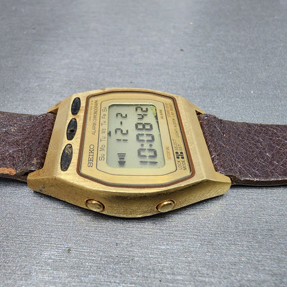 Seiko Digital Watch Men Gold Tone SAMPLE A2575009 NO MOVEMENT PARTS6