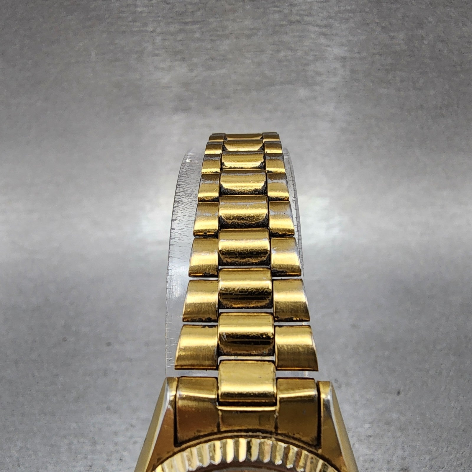 Seiko SQ Watch Women 24mm Gold Dial Gold Tone Daydate Round 3E230A60 NewBattery4