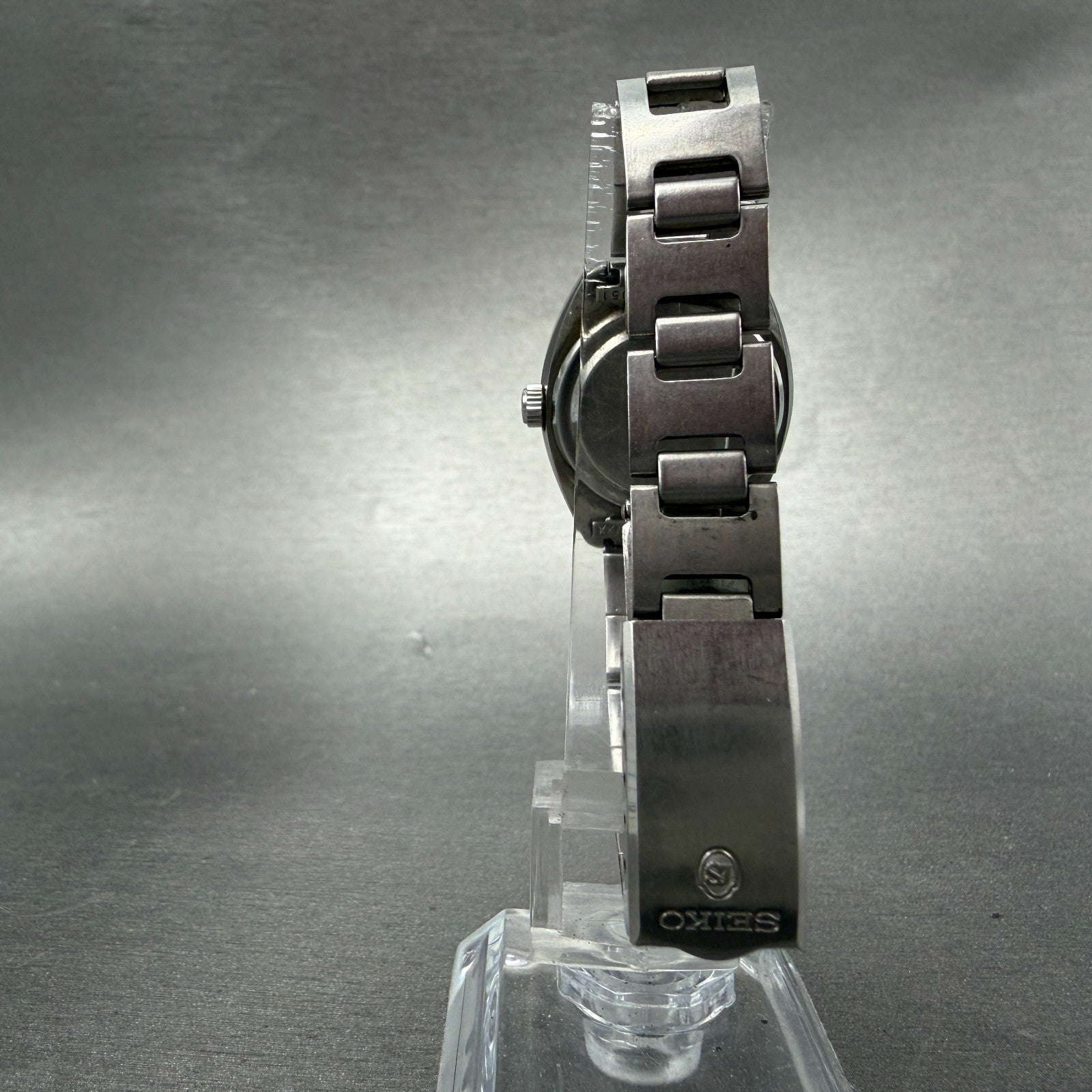 Seiko Watch Women 26mm Silver Dial Silver Tone Date Manual 2118-0410 Runs VTG7