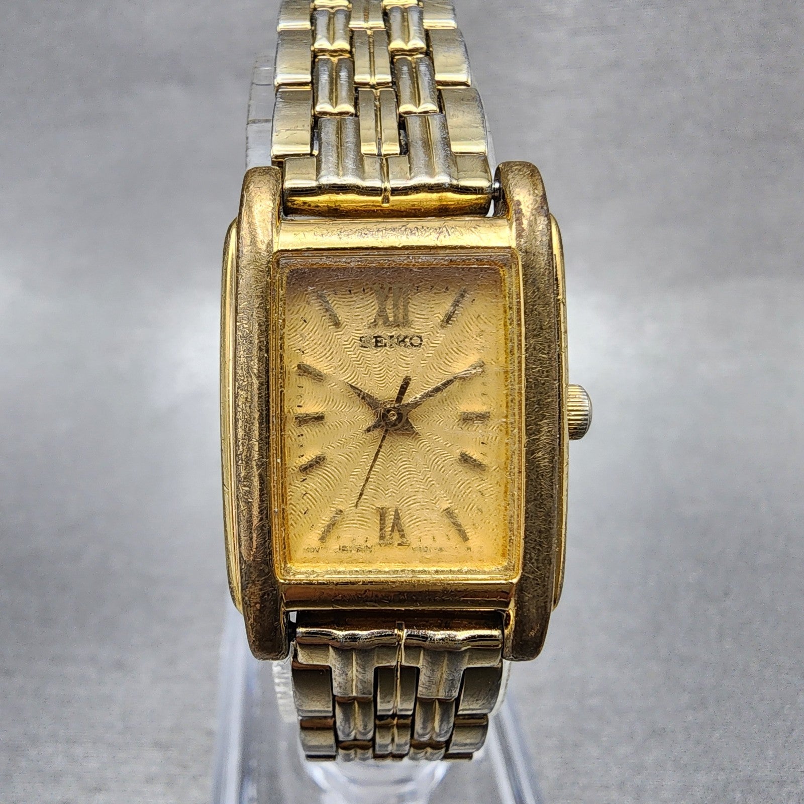 Seiko Tank Watch Women 18mm Champagne Dial Gold Tone V4015650 New Battery0