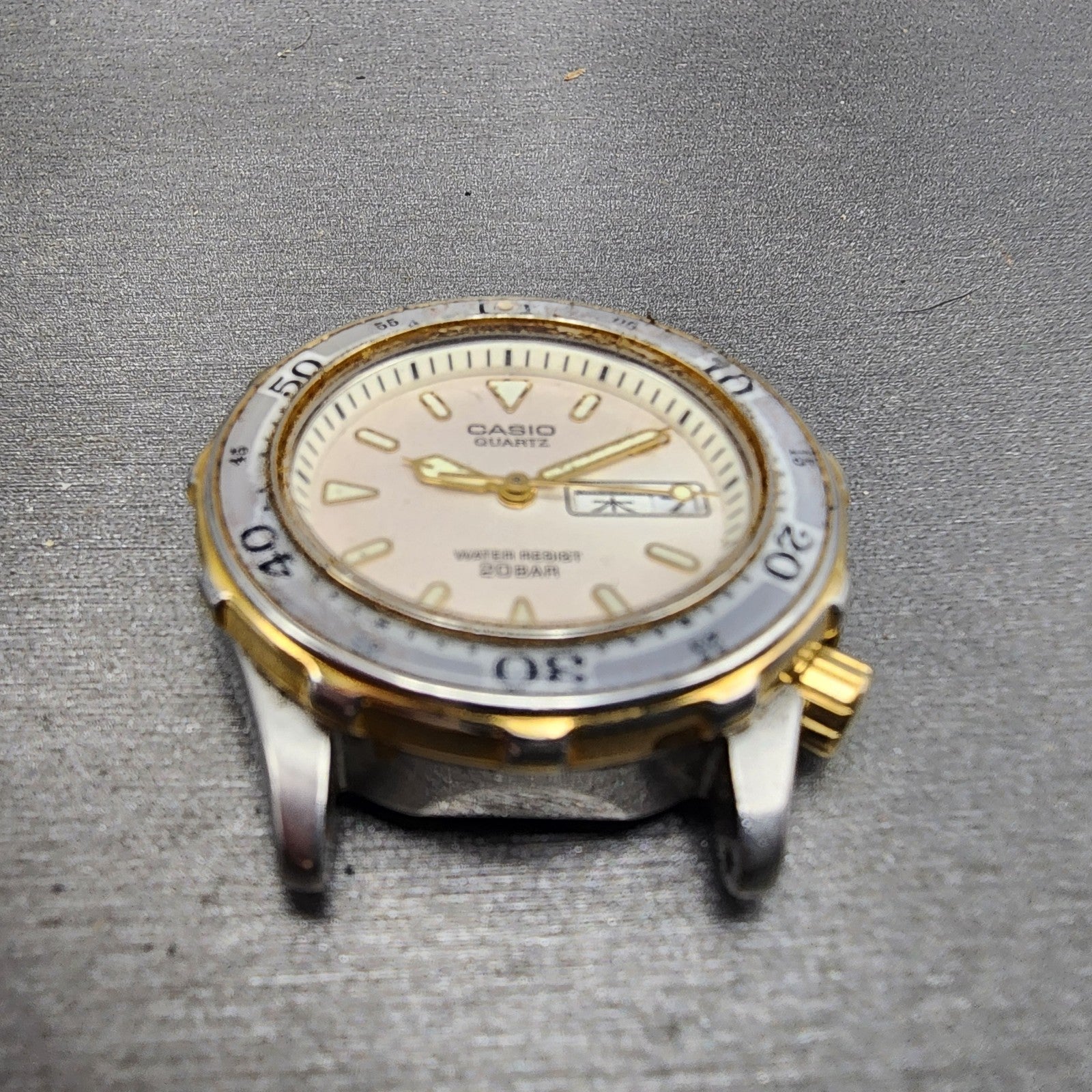 Casio Dive Watch Men 36mm White Dial Two Tone Daydate Round MD715 PARTS3