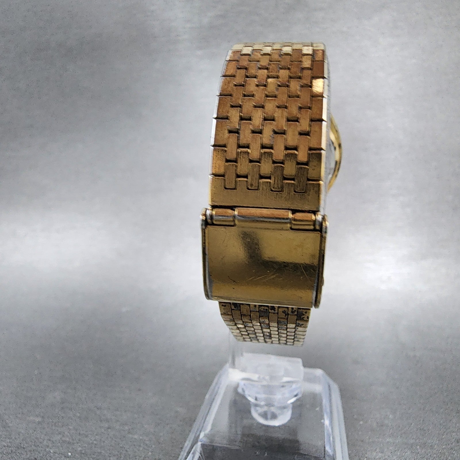 Citizen CQ Digital Watch Men 33mm LCD Gold Tone New Battery 4097238 VTG7