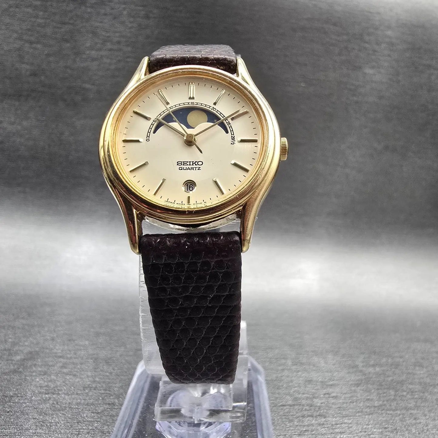 Seiko Moon Phase Watch Women 26mm Champagne Dial Gold Tone Date 4K24-0019 NewBat5