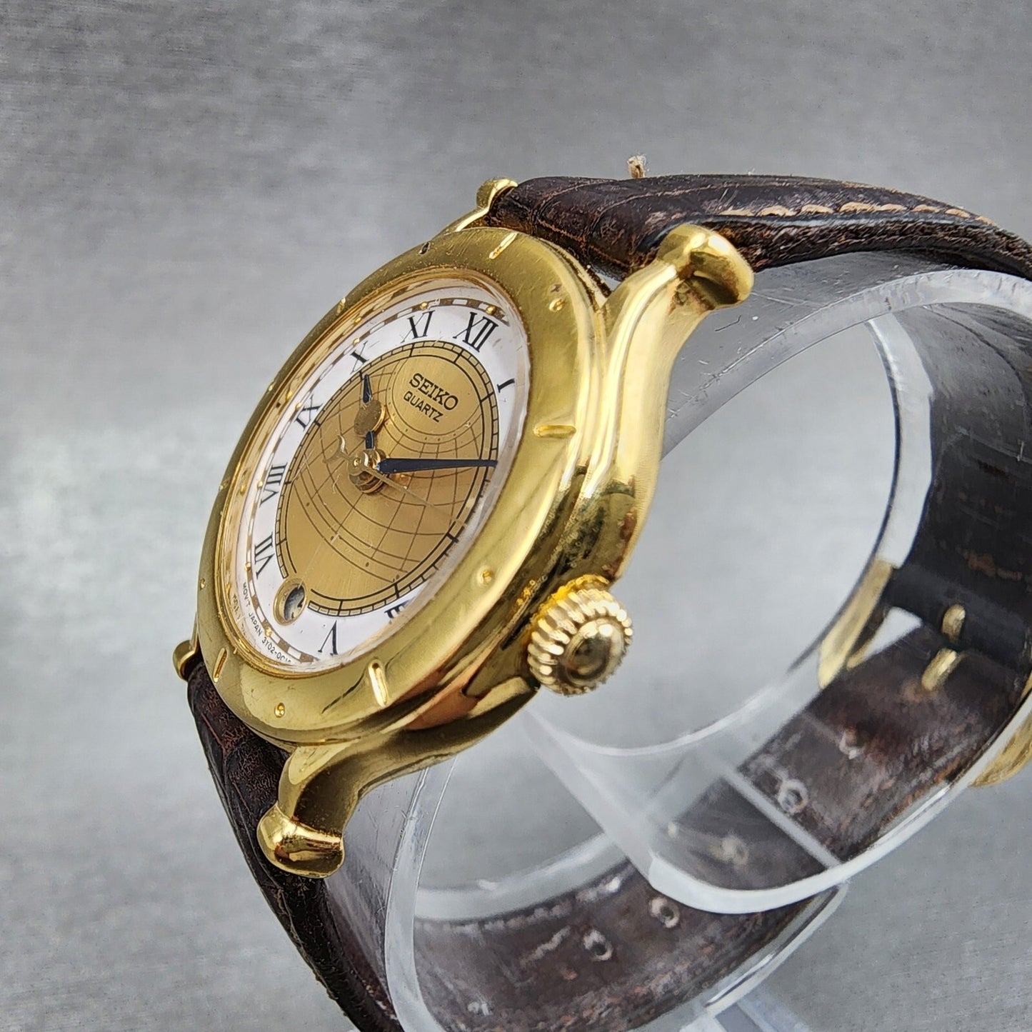 Seiko Age Of Discovery Watch Women 26mm White Dial Gold Tone Date 3Y020B09 PART3