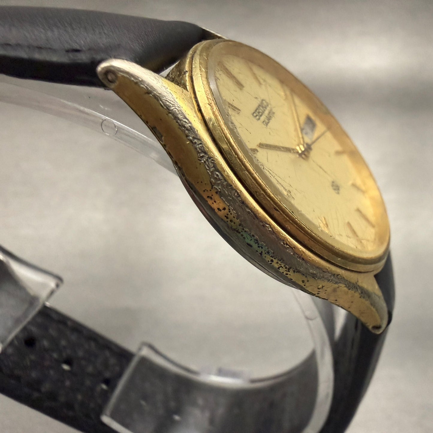 Seiko SQ Watch Men 32mm Champagne Dial Gold Tone Daydate Round 8223-70S9 New Bat3