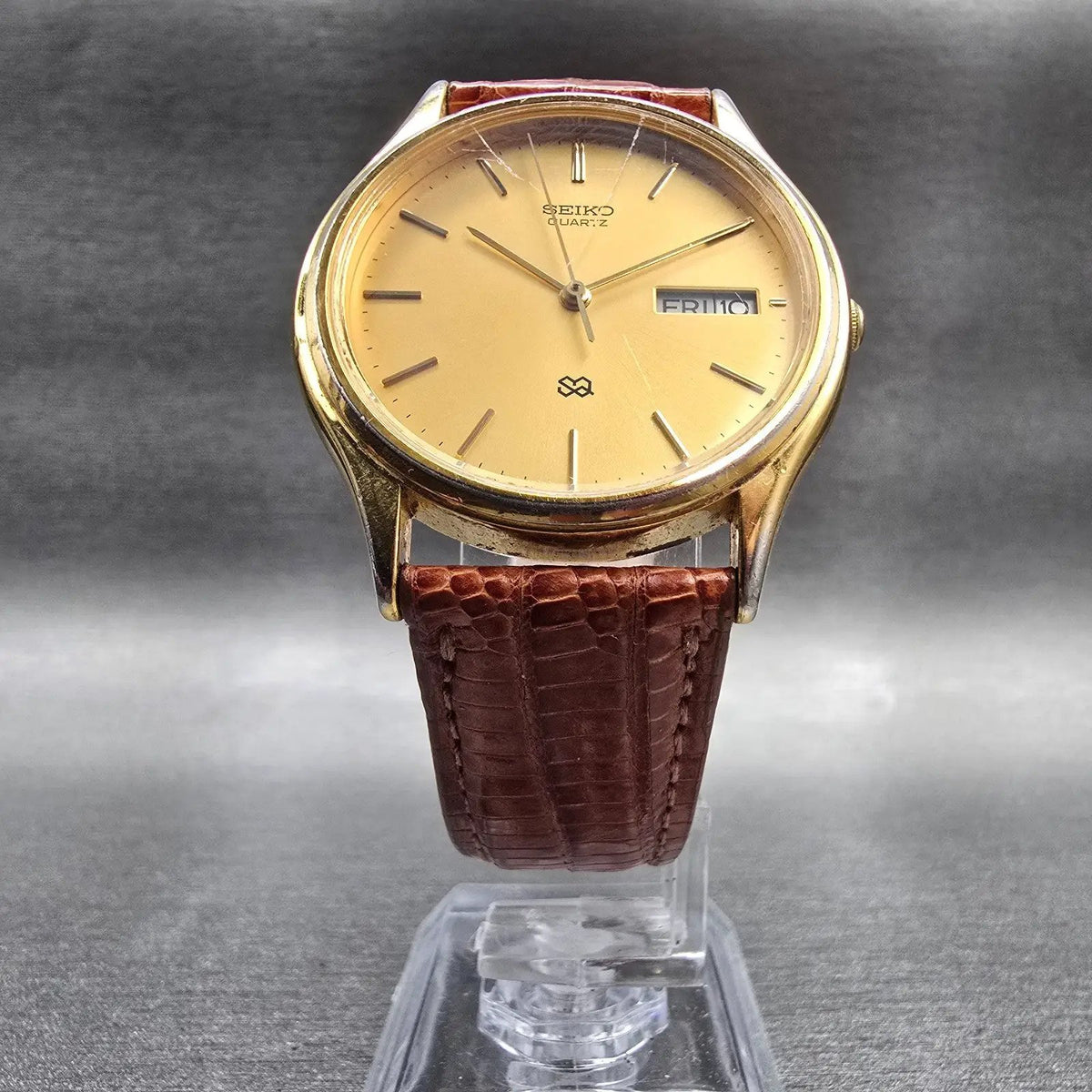 Seiko SQ Watch Men 33mm Gold Dial Gold Tone Daydate Round 5Y23-7079 New Batt JP5