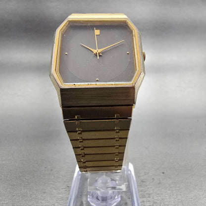 Citizen CQ Watch Men 28mm Silver Dial Gold Tone Rectangle 4031-491963 New Batt5