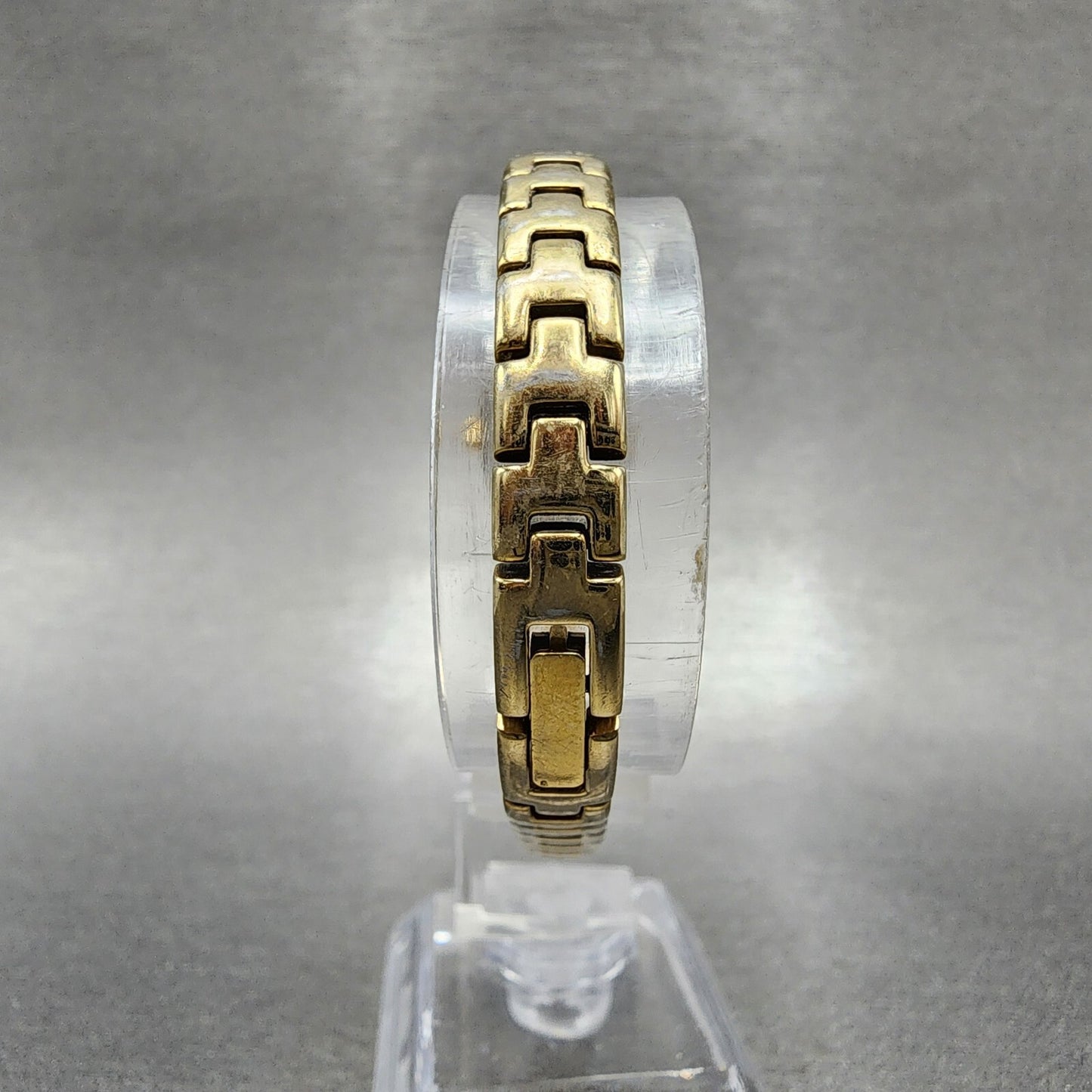 Citizen EcoDrive Watch Women 17mm White Dial Gold Tone B023S023106 Runs7