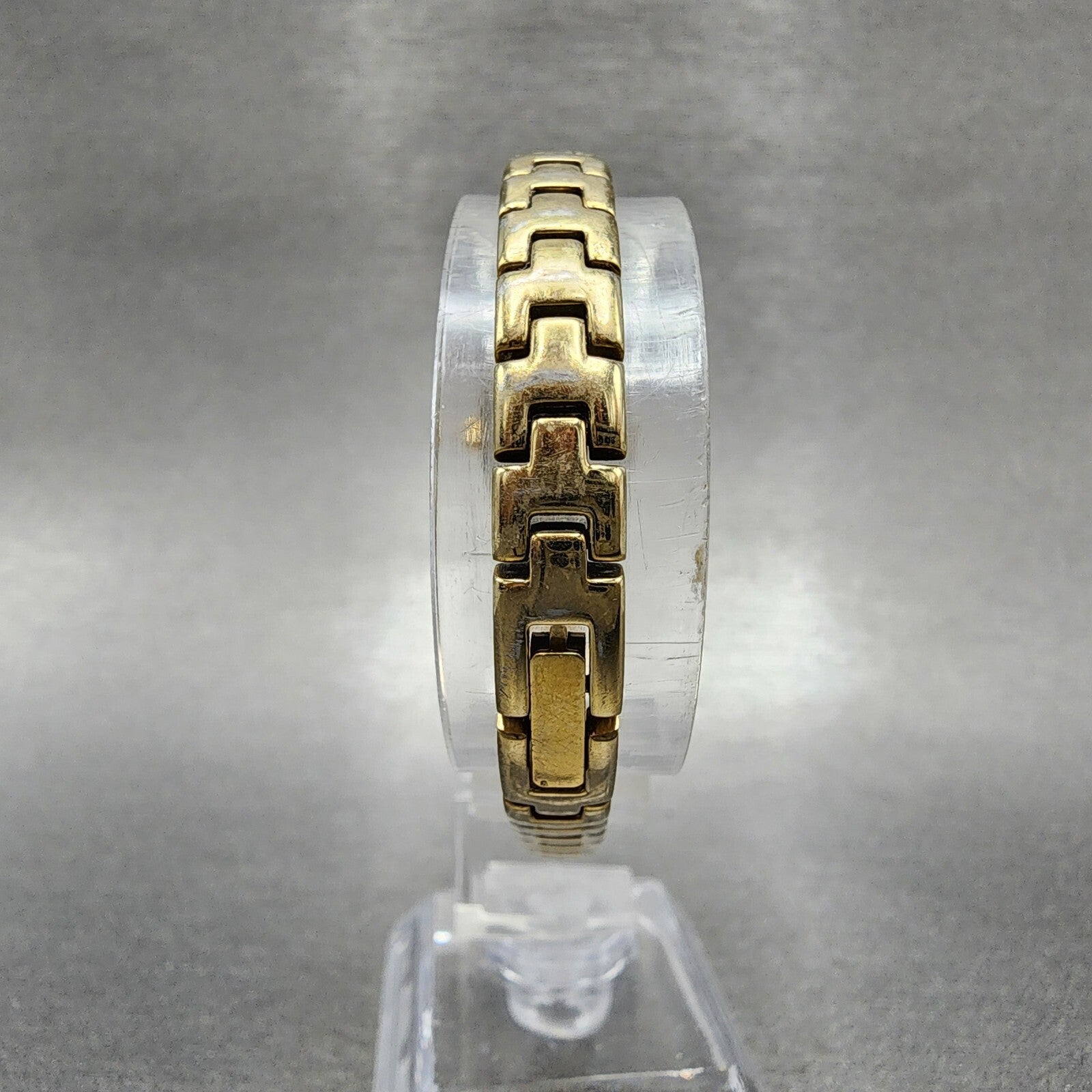 Citizen EcoDrive Watch Women 17mm White Dial Gold Tone B023S023106 Runs7