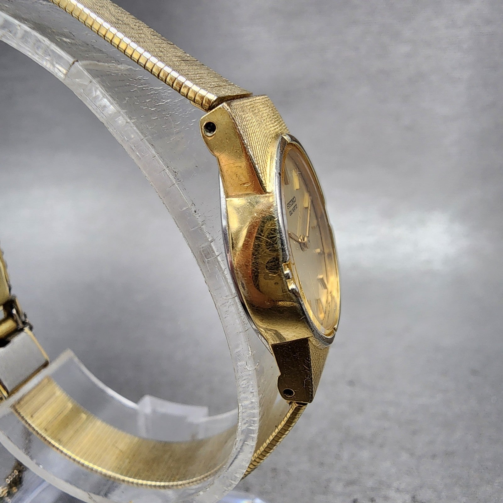 Seiko Watch Women 17mm Gold Dial Gold Tone Oval 14005219 New Battery VTG3