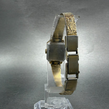 Seiko Tank Watch Women 18mm Green Dial Gold Tone Manual Rectangle 11-3990 Runs 17