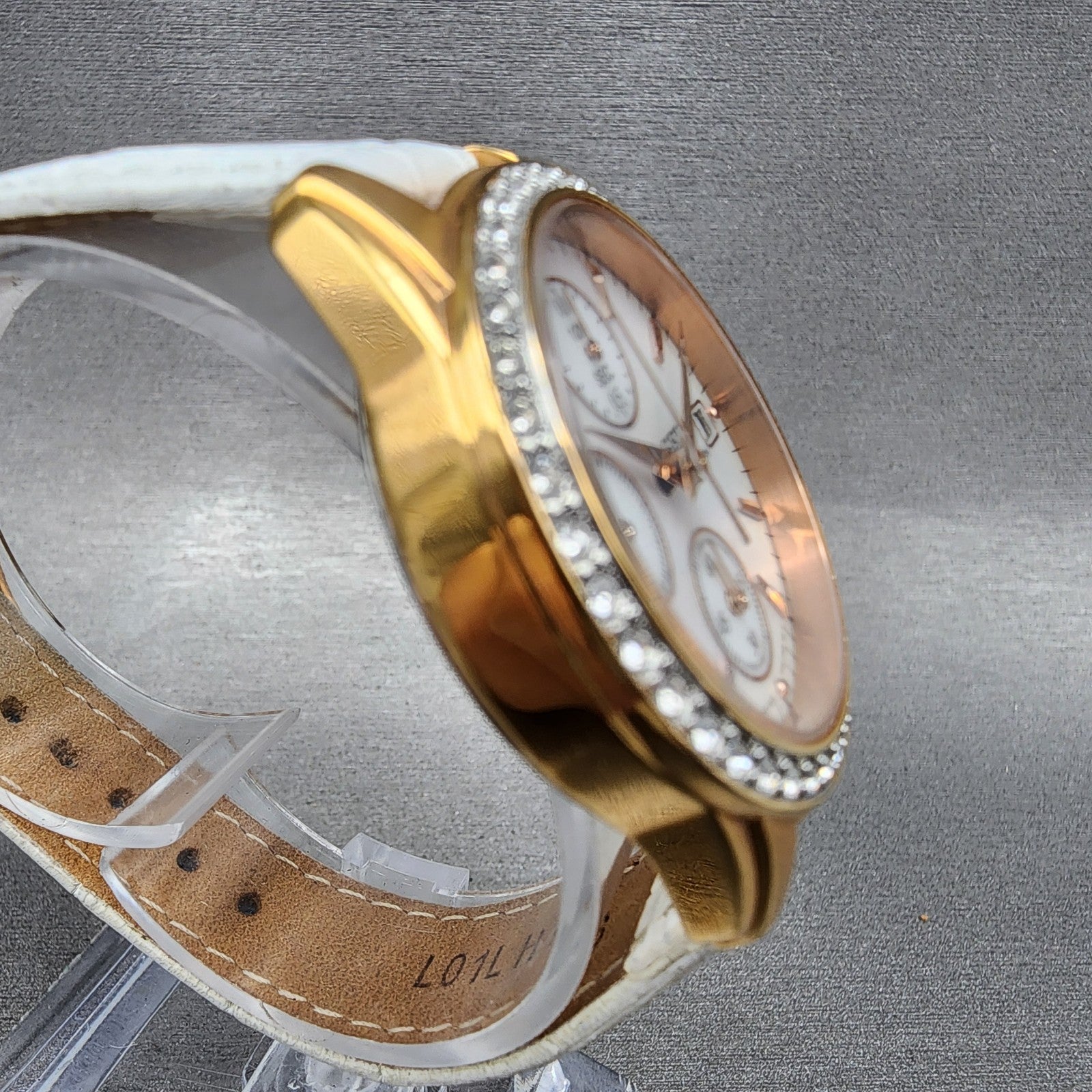 Seiko Chronograph Watch Women 34mm MOP Dial Gold Tone Date 7t920mz0 New Battery3