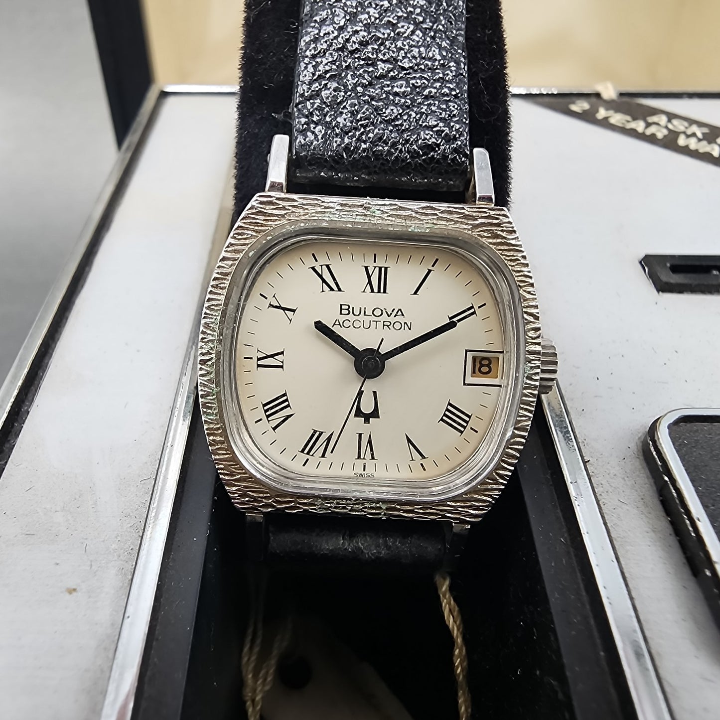 Bulova Accutron Watch Women 23mm White Dial Silver Tone Date N6 NOS PARTS2