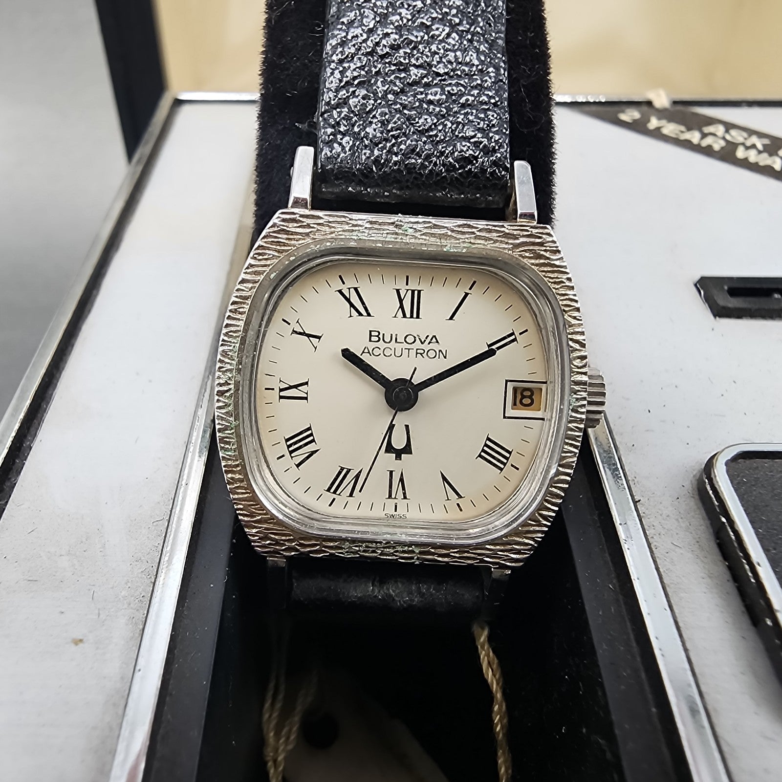 Bulova Accutron Watch Women 23mm White Dial Silver Tone Date N6 NOS PARTS2