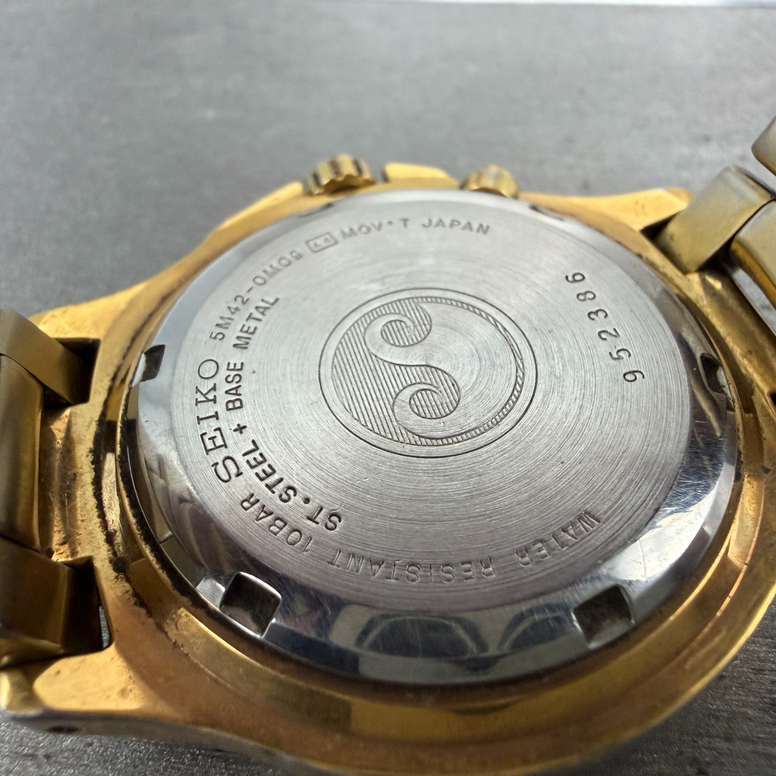 Seiko Kinetic Dive Watch Men 39mm Champagne Dial Gold Tone Date 5M42-0M09 PARTS10