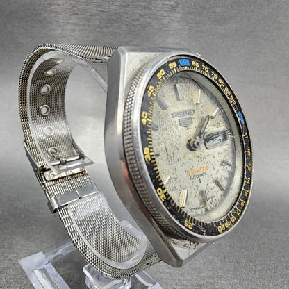 Seiko 5 Sports Watch Men 38mm Silver Dial Steel Daydate 63098360 PARTS4