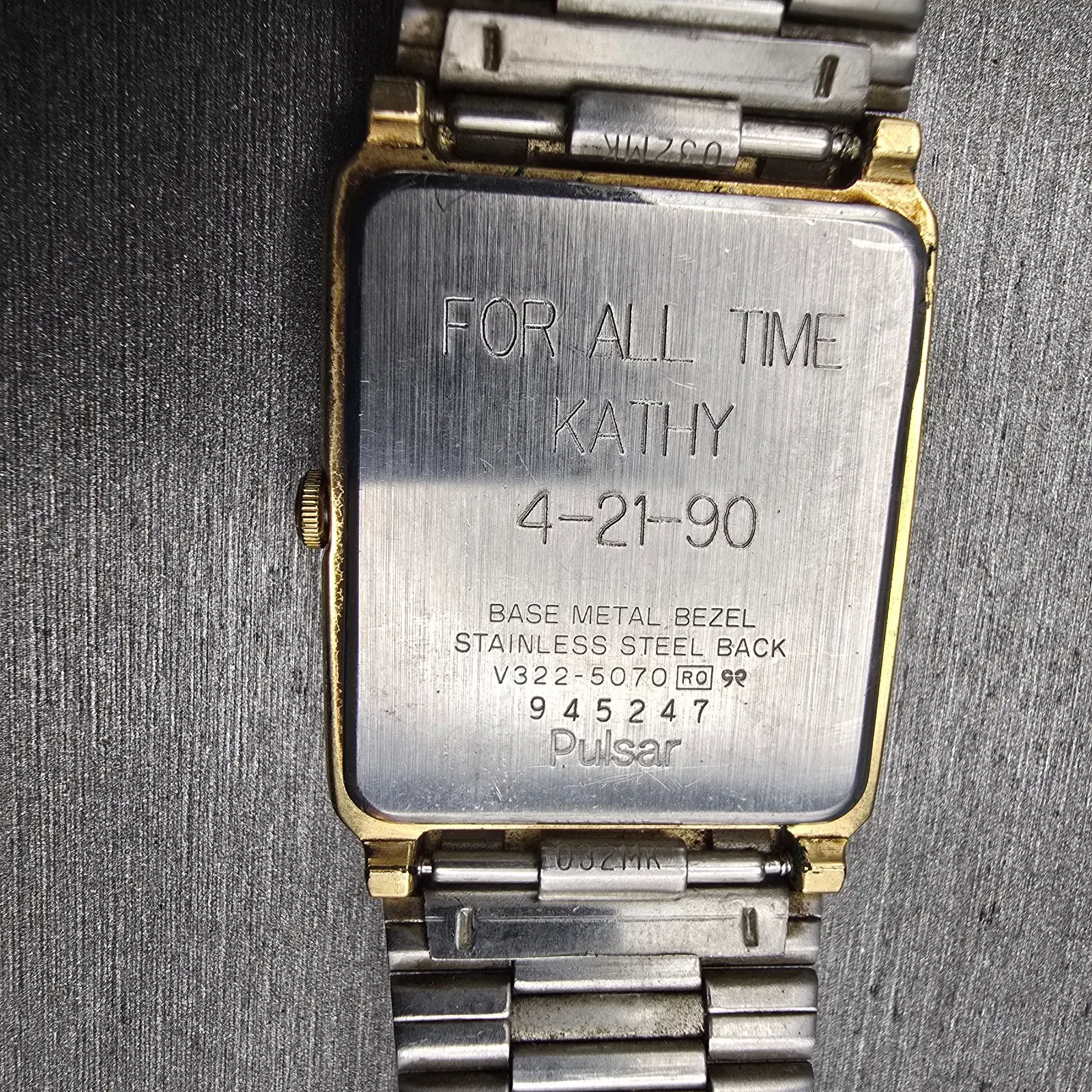 Seiko Pulsar Watch Men 27mm Black Dial Gold Tone Rectangle Date V322-5070 NewBat10