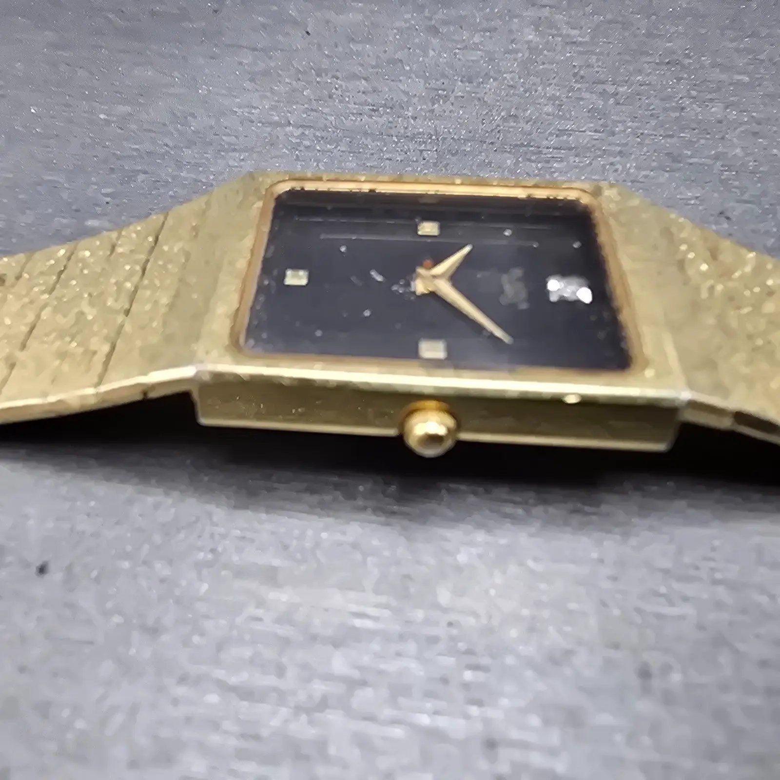 Bulova Tank Watch Men 24mm Black Dial Gold Tone Rectangle Diamond PARTS NO BACK4