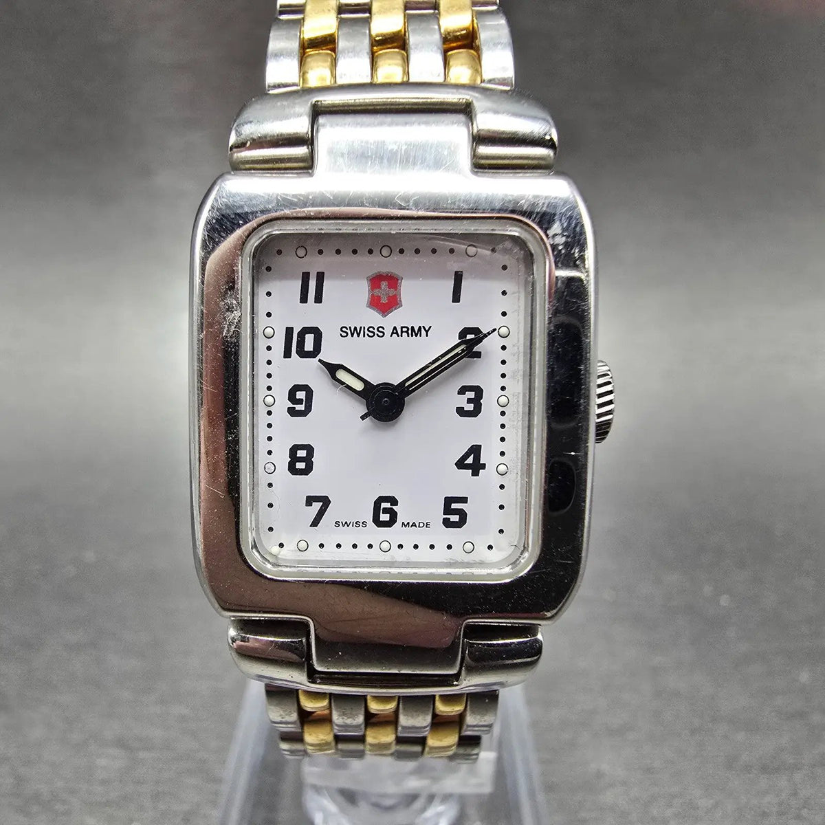 Swiss Army Alliance Tank Watch Women 22mm White Dial Two Tone New Battery0