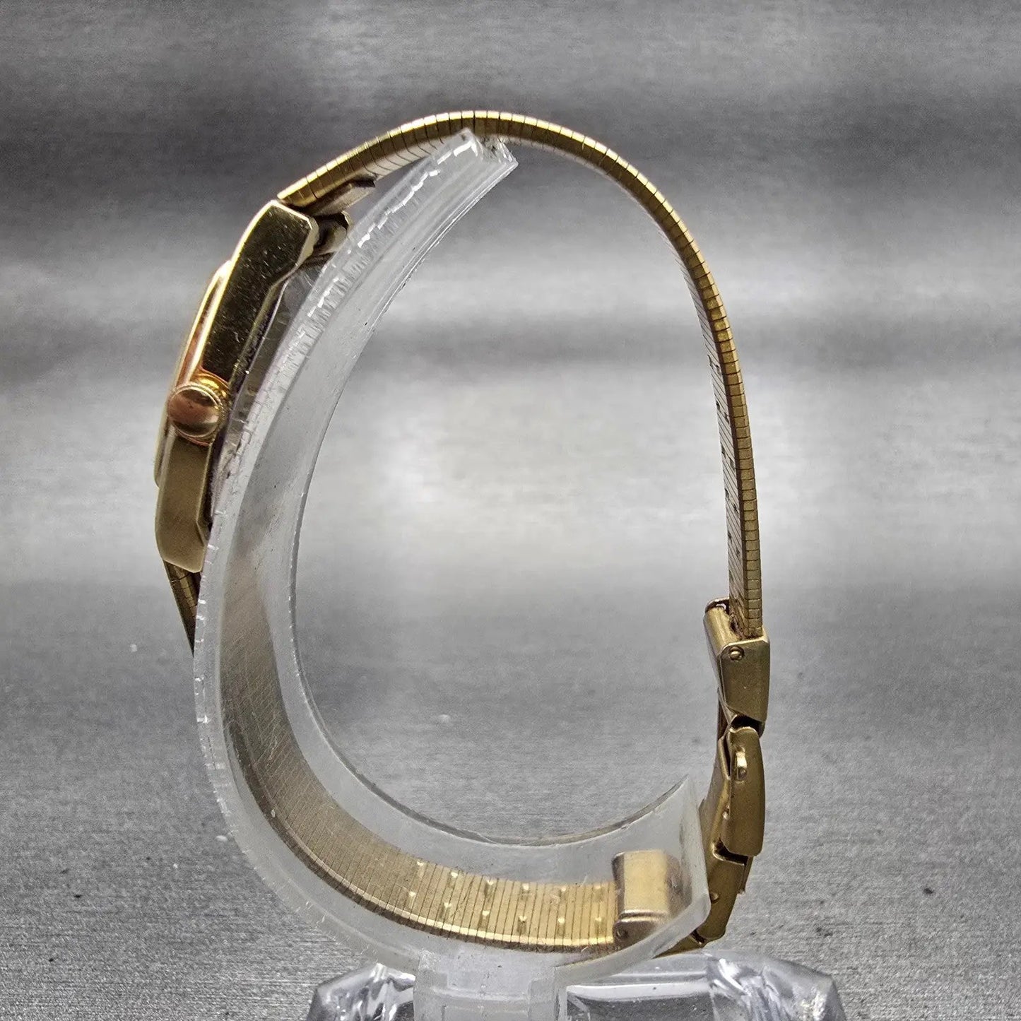 Citizen CQ Watch Women 17mm Champagne Dial Gold Tone Oval 3220-S16881 New Batt6