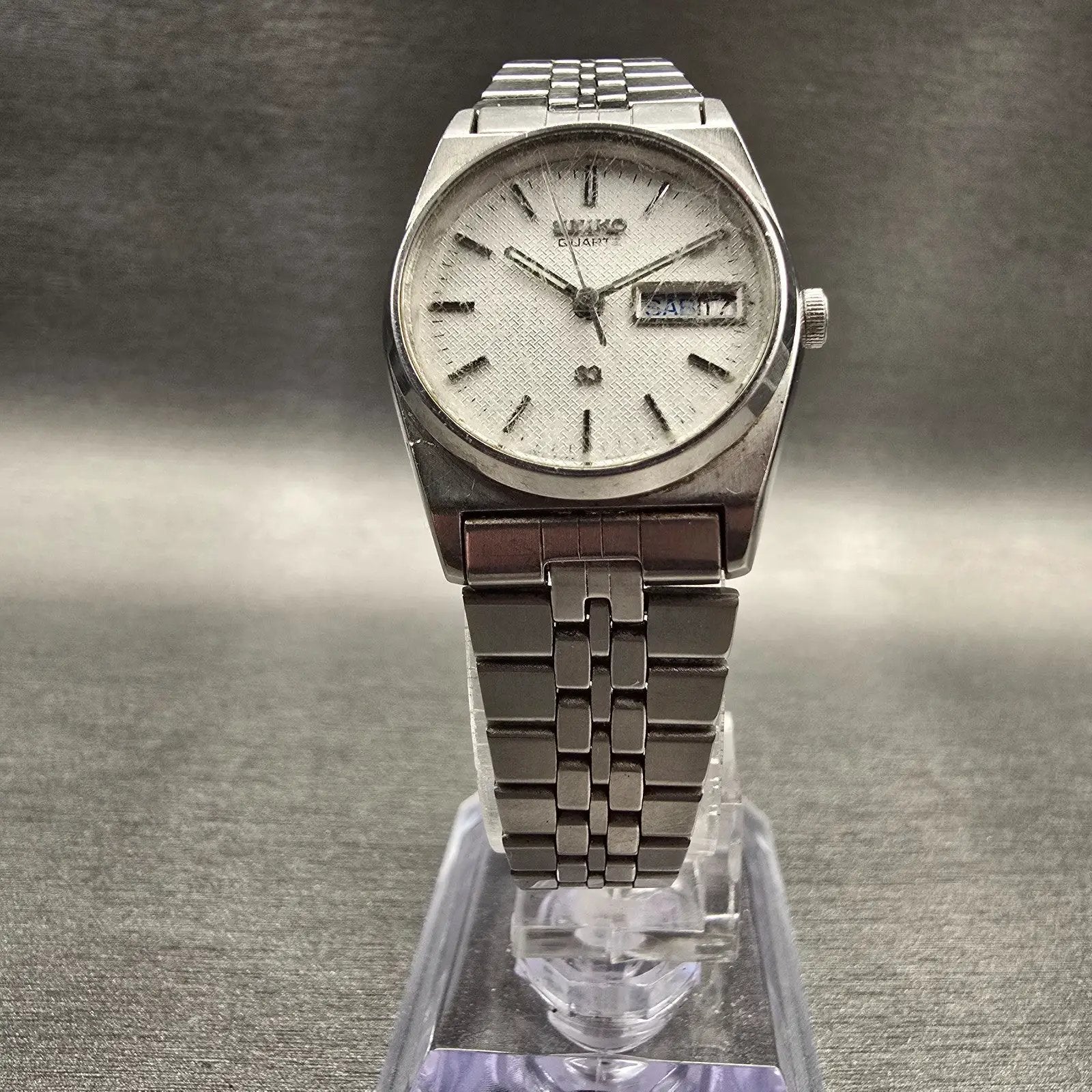 Seiko SQ Watch Women 23mm Silver Dial Silver Tone Daydate 2A23-0029 New Battery5